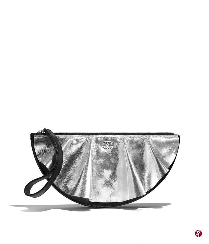 Chanel手抓包流泻艺术质感。（品牌提供照片）