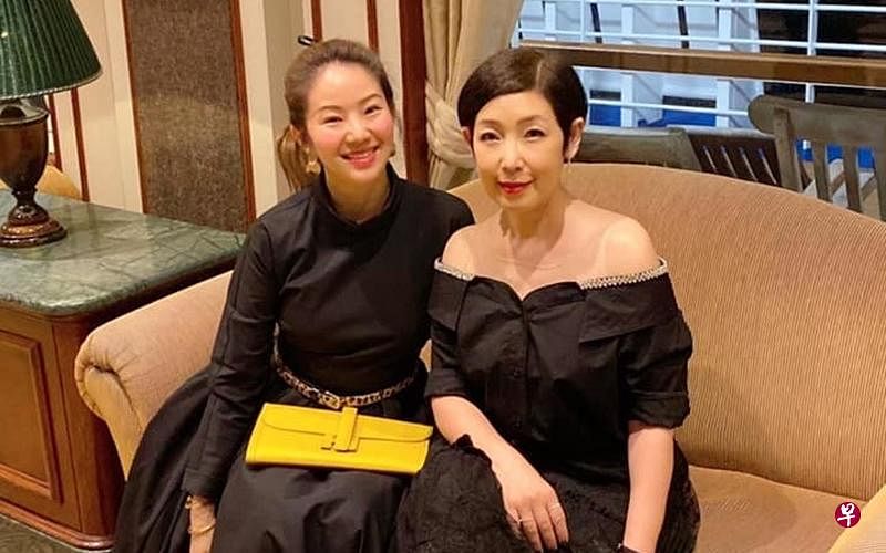 张宝华（左）与黎芷珊自钻石公主号下船后便在家隔离。（互联网）