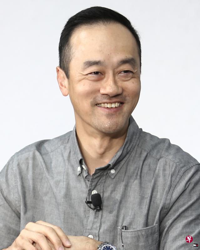 贸工部高级政务部长许宝琨医生负责的杨厝港区从宏茂桥集选区中划分出来，有可能在那里捍卫议席。（档案照片）