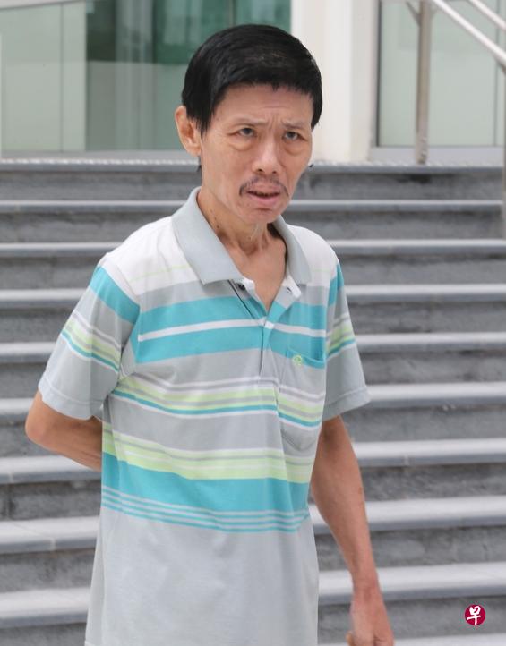 61岁男子石汉通在巴耶利峇地铁站踢警员，过后遭逮捕，昨日控上法庭。（唐家鸿摄）