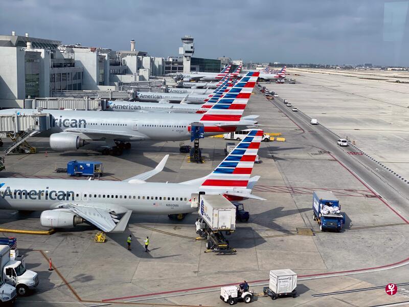 美国主要航空公司促请美国财政部尽快发放总值580亿美元的补助和贷款，否则，他们可能得在几天内开始迅速裁员数万人。（法新社档案照）