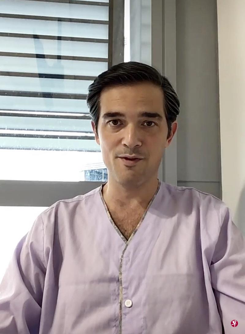查尔斯·皮尼亚尔在社交媒体上分享自己的情况。（取自网络）