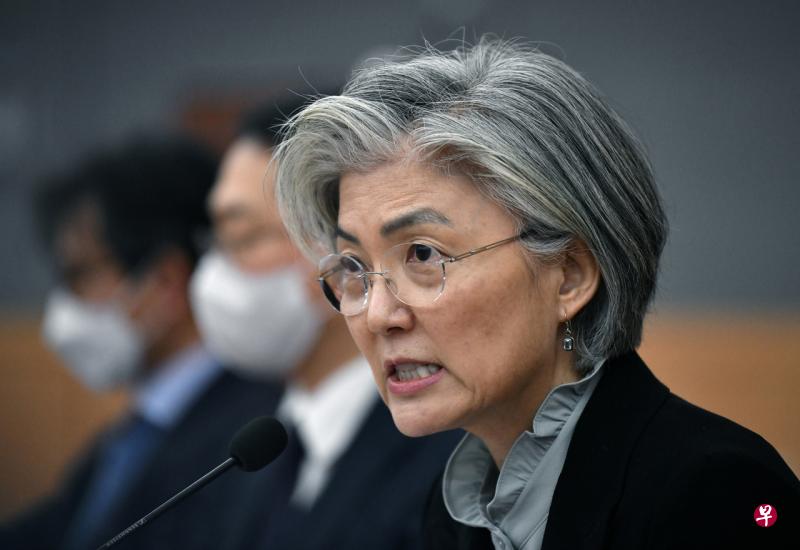 康京和对女性受疫情影响在社会和经济方面面临困难表示担忧，并强调国际社会应携手努力加以解决。（路透社） 