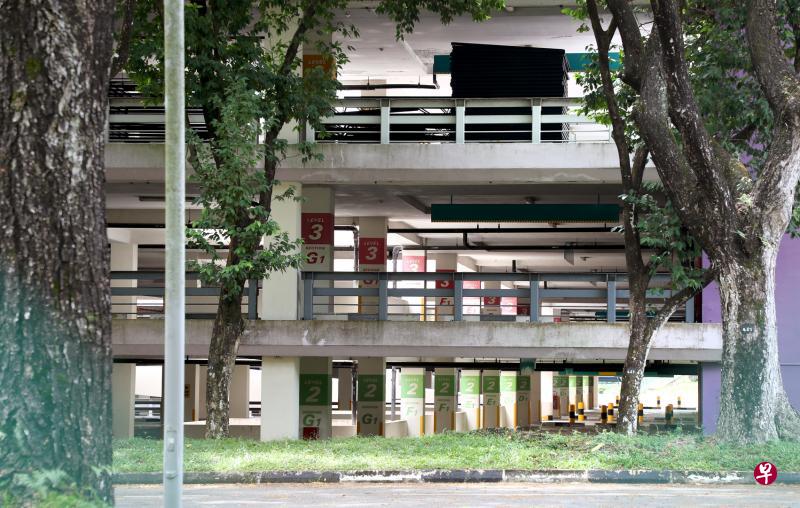 克兰芝马场的停车场等区域将改建为社区康复设施，工程预计本月底完成。（何炳耀摄）