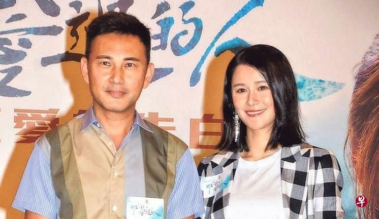 亚视副总裁林文龙（左）联同黄翠如为无线新剧造势。（互联网）