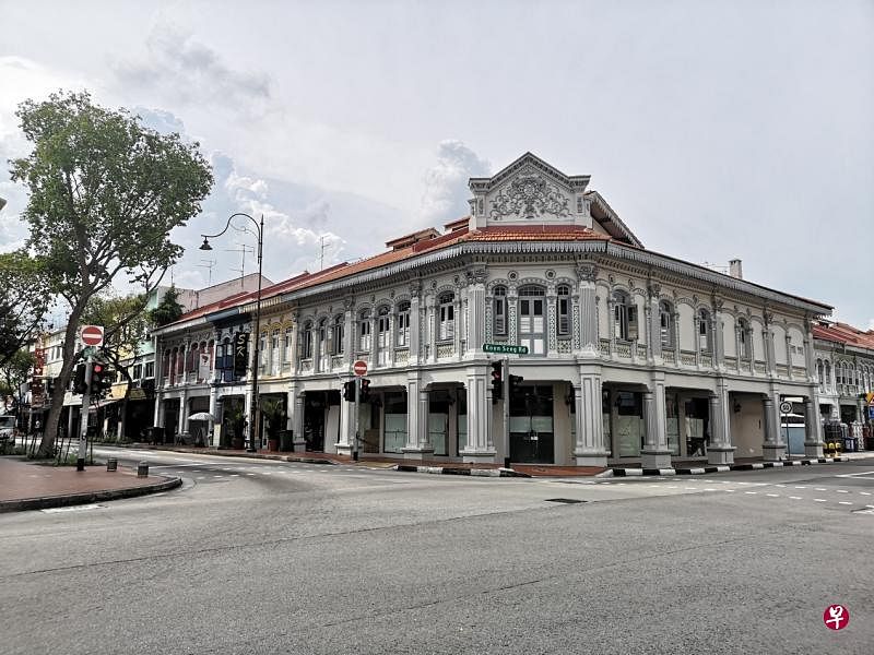 坤成路街角的老店屋堂皇古雅。