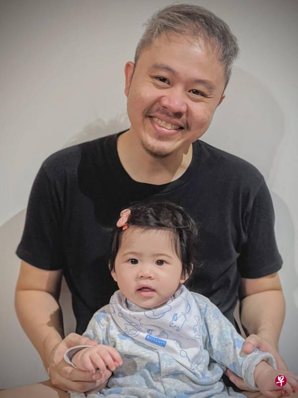 吴伟建期盼九个月大的女儿长大后勇敢追梦。