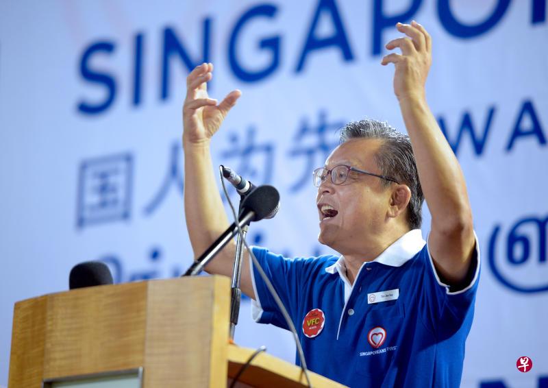 由陈如斯领导的国人为先党昨天（6月25日）宣布解散，并鼓励党员加入其它政党，通过整合强化反对党阵营。（档案照）