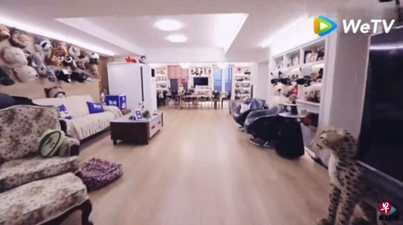 李晨在节目公开豪宅。（WeTV视频截图）