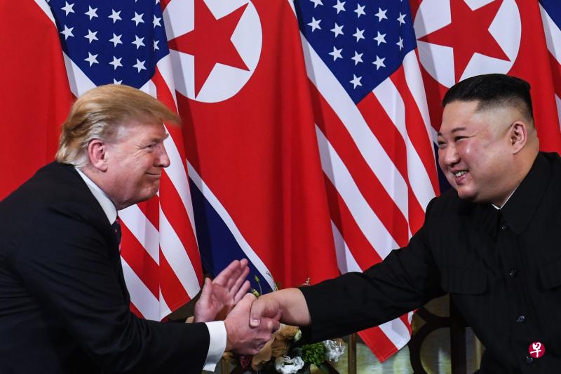 2019年2月，特朗普和金正恩在越南河内举行的第二次首脑会晤无果而终，朝鲜半岛无核化谈判就此陷入僵局。（法新社） 
