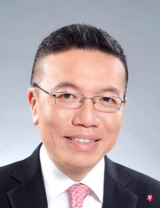 星融执行总裁谢诏全建议毕业生趁年轻时买医疗或人寿保险，因为年轻人的保费较低。（受访者提供）
