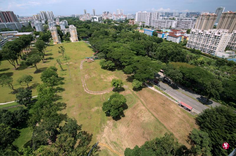 今年11月，宏茂桥1道将推出一幅99年地契私宅地段，面向碧山—宏茂桥公园。分析师预测这幅可兴建约370个单位的地段将吸引六到九方竞标者，最高竞标价介于容积率每平方英尺850元至900元。（梁麒麟摄）