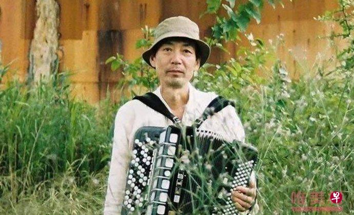 铃木常吉因唱腔关系被称为“日本李宗盛”。（互联网） 