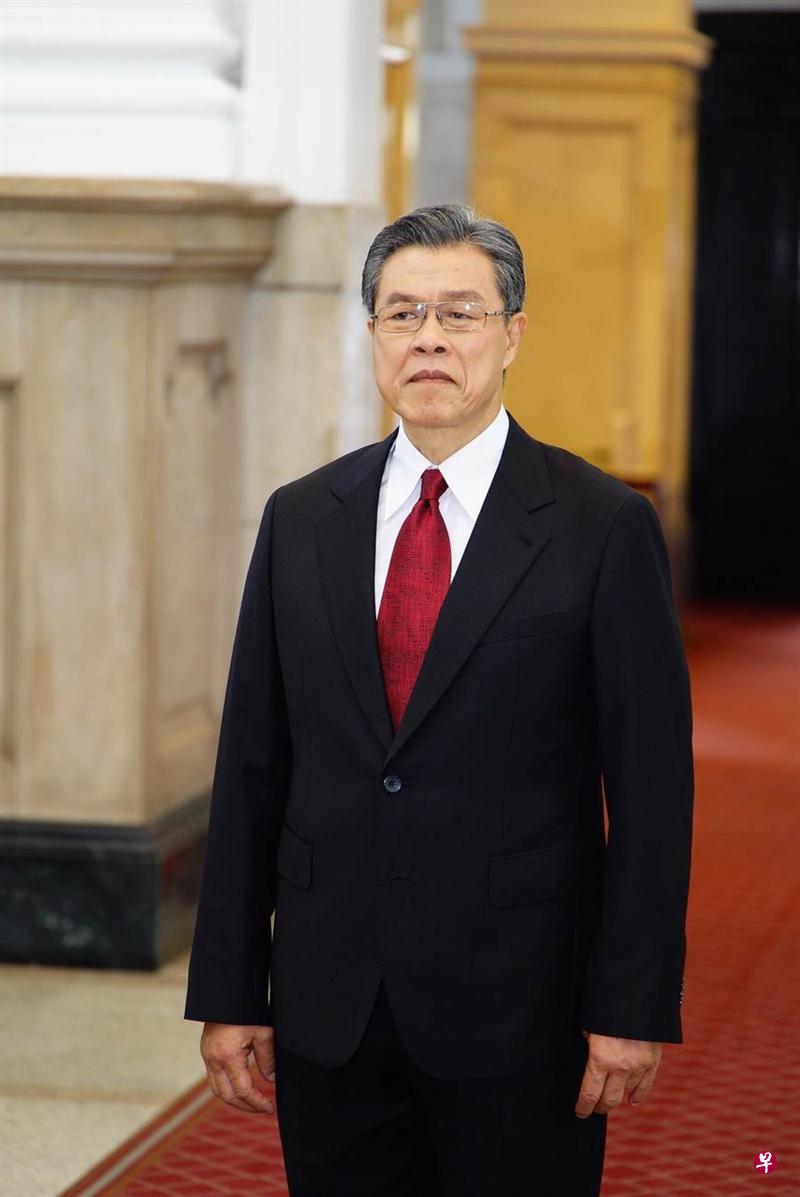杨烈在《国际桥牌社》饰演的总统黎清波原型即为李登辉。（互联网）