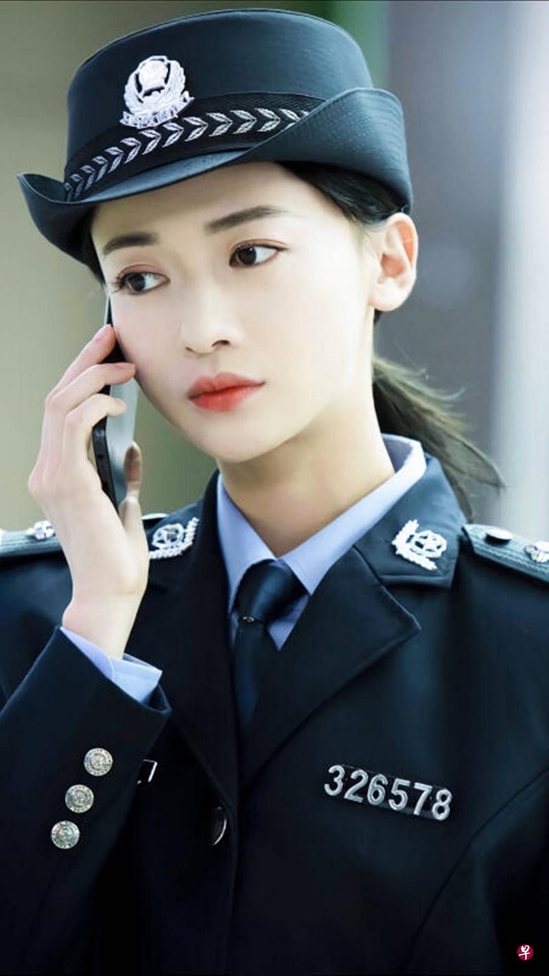吴谨言在《幸福还会来敲门》中首次演女警。（互联网）