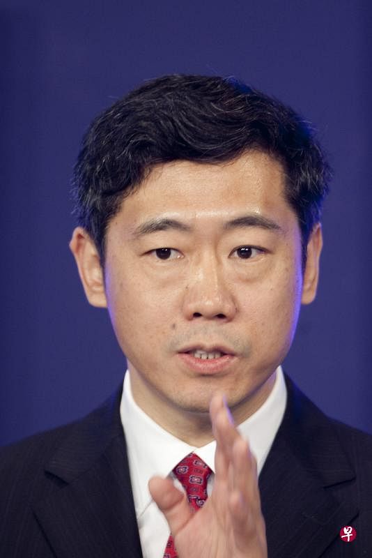 清华大学经济管理学院教授李稻葵认为，北京可限制药品出口，反制美国打压华为。（彭博社）