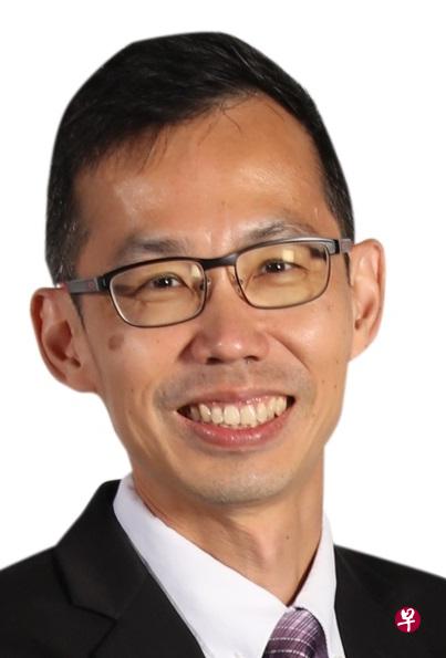 新加坡工艺教育局接待服务与厨艺副署长郑伟忠：冲洗生肉会提高交叉感染风险。