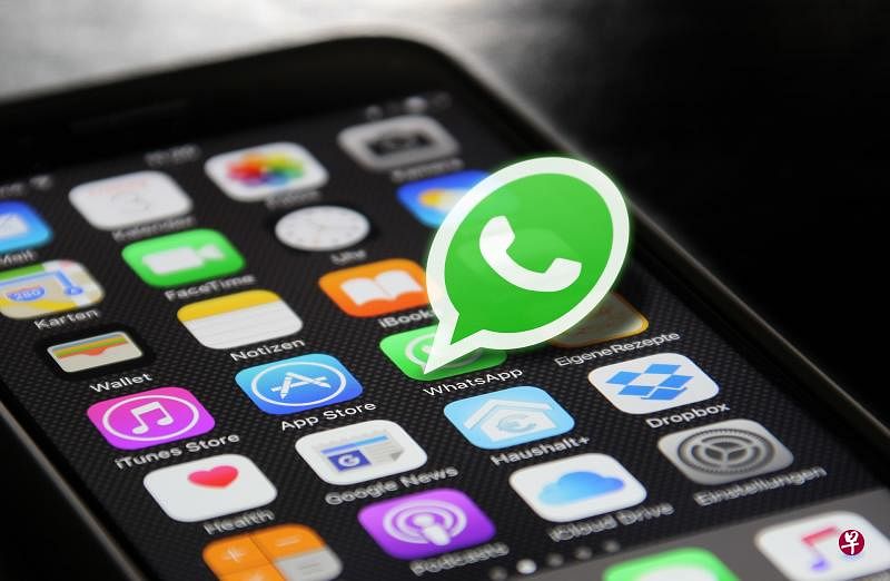 作者建议每个市镇或选区在WhatsApp或微信设立乐龄群聊站，鼓励同一市镇或选区的乐龄人士和独居年长者加入。（图/Pixabay）
