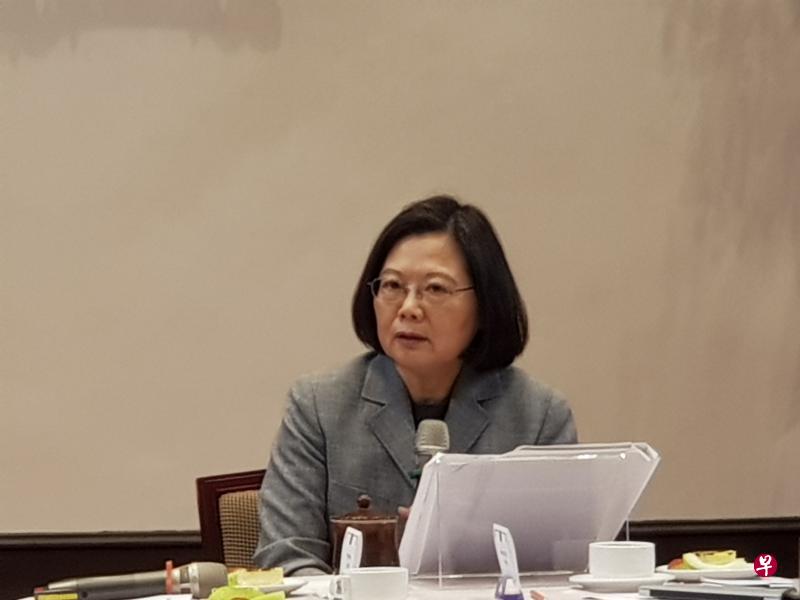 傅高义指出，蔡英文不能只听信美国单方面的声音，还要同时聆听北京释放的所有信息，仔细解读其中的意涵，谨慎因应。（档案照）