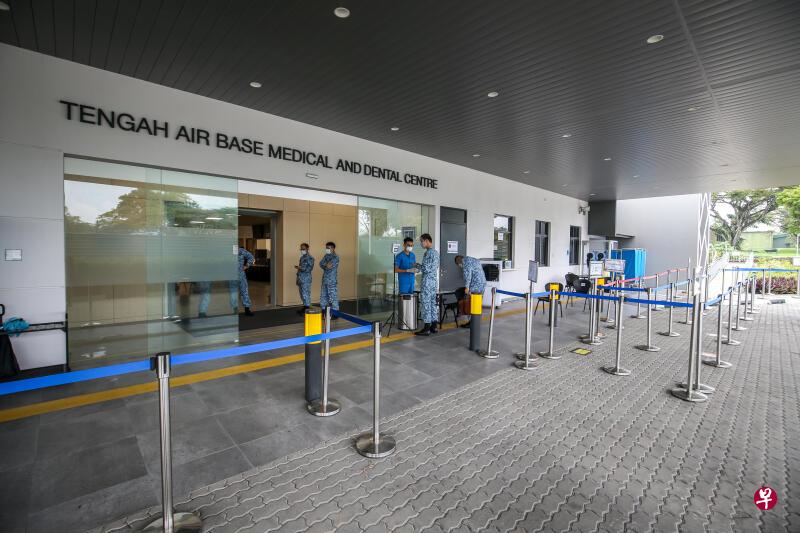 登加空军基地的新医疗中心今天由国防部高级政务部长王志豪正式主持开幕仪式。（叶振忠摄） 
