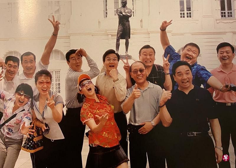 中国相声艺术家情牵狮城。