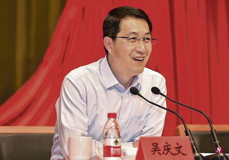 中共苏州市委常委、苏州工业园区工委书记吴庆文指出，园区愿帮助新加坡企业抢占中国“双循环”新格局商机，参与中国国内供应链、产业链和价值链建设。（档案照片）