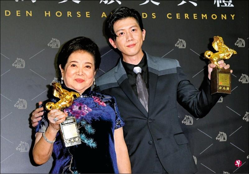 陈淑芳（左）、莫子仪合演《亲爱的房客》。