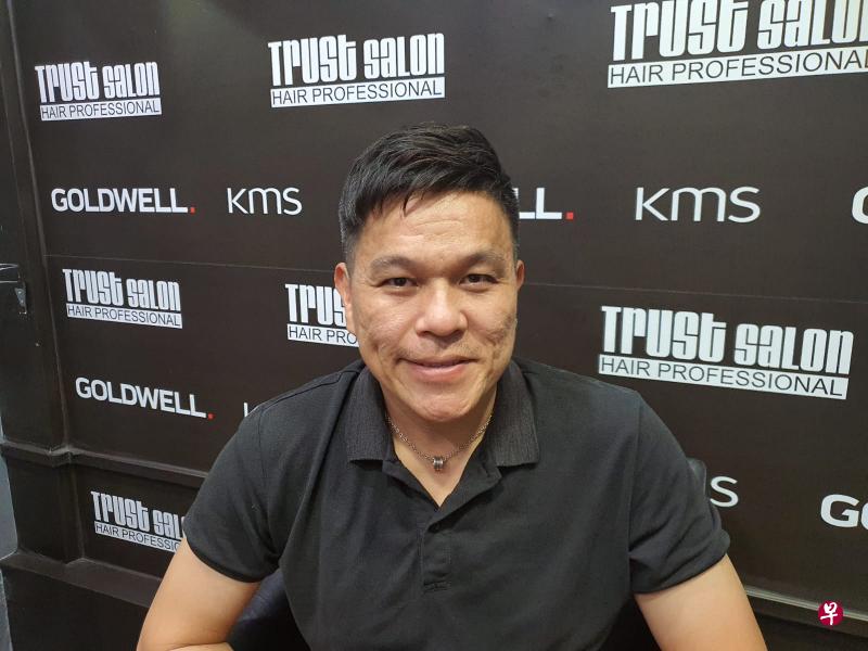“TRUST Salon”的老板陈金城，早在四年前就开始于社交媒体推介发廊的服务。（受访者提供） 