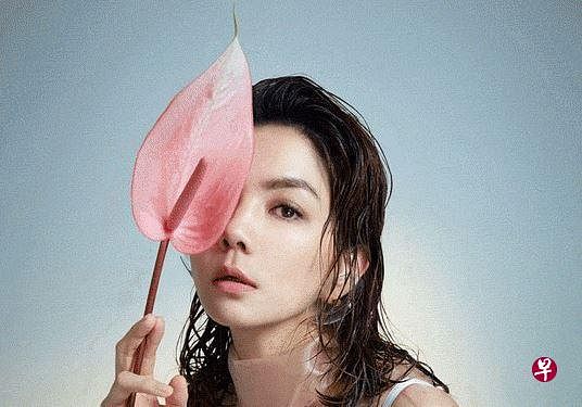 Ella陈嘉桦在上周的“艾拉秀”演出公开分娩视频。（互联网） 