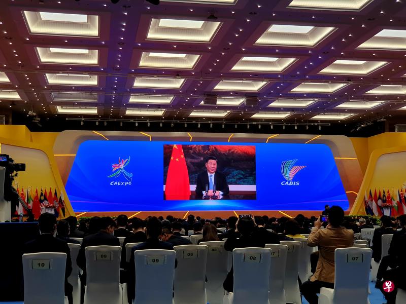 中国国家主席习近平今早以视频方式，在广西南宁举行的中国—东盟博览会开幕式上发表讲话。（王纬温摄）