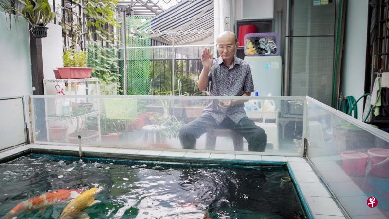 冠病康复者王世良在“命”视频中，讲述患病经历如何让他对生命有了新体悟，也让他与家人更珍惜彼此。（林泽锐摄）