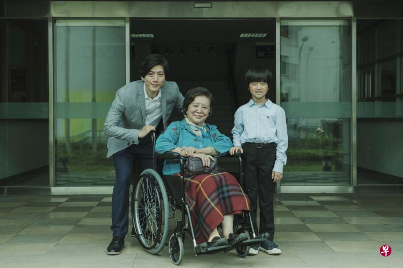 莫子仪（左起）、陈淑芳和白润音在《亲爱的房客》组成非一般家庭。（嘉华提供）