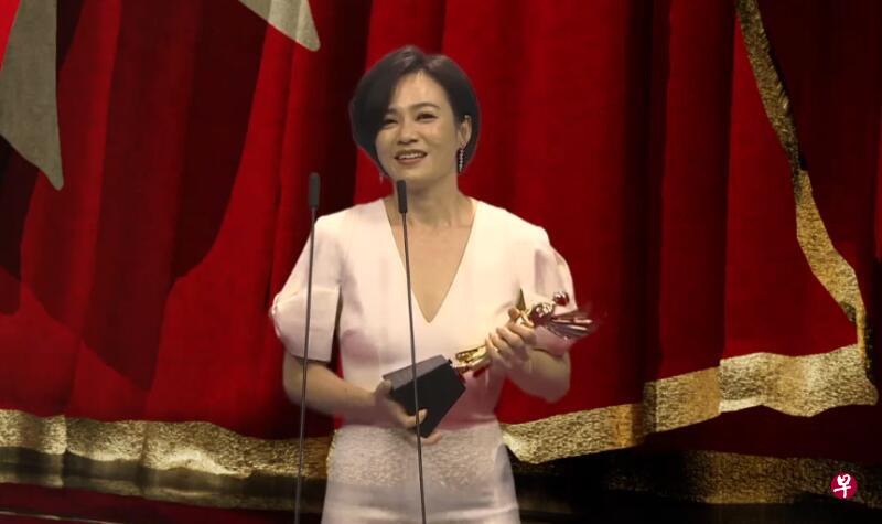 杨雁雁摘下最佳女主角奖。（网络）
