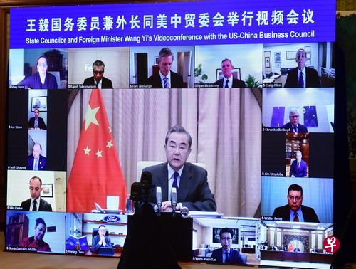 中国外交部长王毅昨天（7日）说，中美应开启各层级对话，任何问题都可以拿到桌面上来谈。（中国外交部网站）