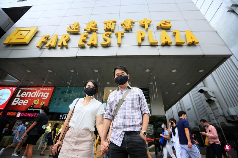 38年历史的远东商业中心仍然有不少耐人寻味的店铺，“Team爱玩”邀请王勇燊（右）和吴雪霜来此寻宝探秘。