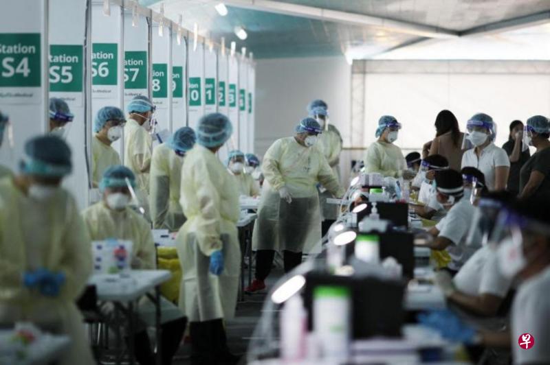 在全球各地举行的大规模冠疫拭子测试系统，设计师实际上参与创建，设计，原型和试用设置，才大规模实施。（互联网）