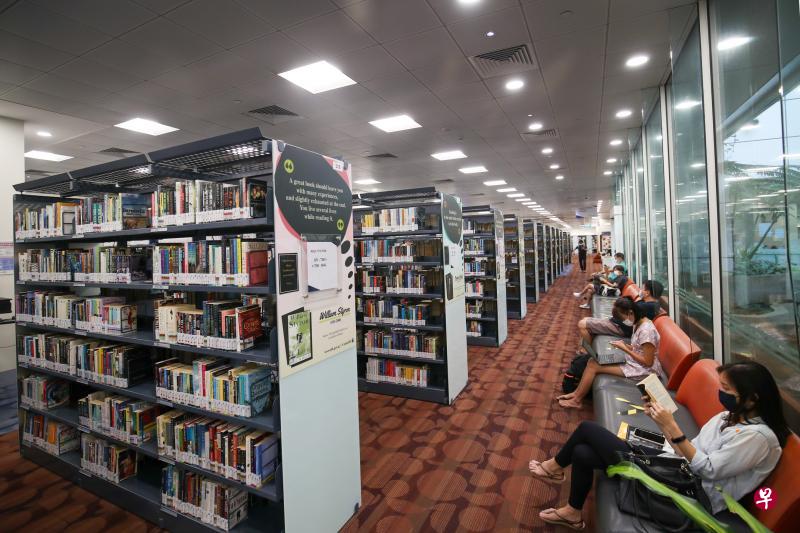 下周一起，访客平日到访国家图书馆大楼时可逗留更长时间，也无须上网预订到访时间。（蔡家增摄）