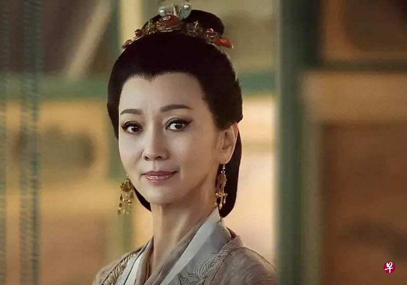 66岁赵雅芝剧中和49岁于和伟饰演夫妻，被指有违和感。（互联网）