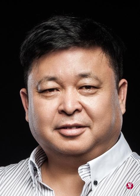广州市花卉电子商务行业协会会长李虬：冠病疫情下，中国花卉交易方式发生改变，过去一年，大多数花卉批发采购通过远程非面对面的形式实现。（受访者提供）
