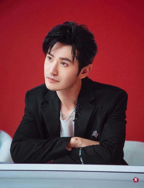 黄晓明在《乘风破浪的姐姐2》与旧爱同台，导致妻子杨颖饱受流言攻击。（互联网）
