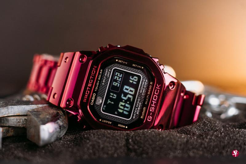 G-SHOCK首次推出酒红色GMW-B5000手表。（厂商提供）