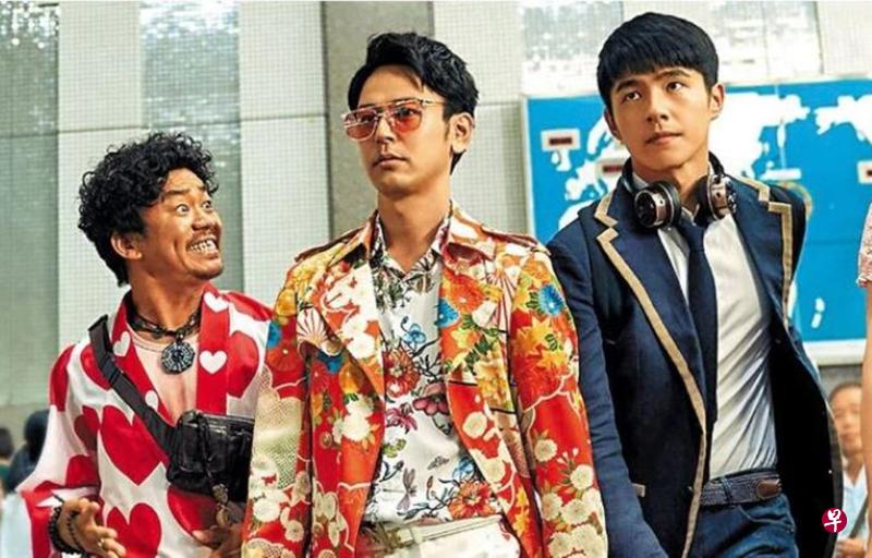 王宝强（左）主演的《唐人街探案3》破纪录，上映83小时票房突破6.17亿新元。（互联网）