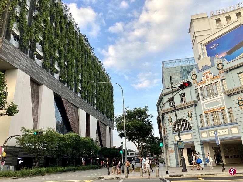 新加坡艺术学院与龙都酒店隔街相望，新旧对比，构筑艺术区的多元性。（蓝郁摄）