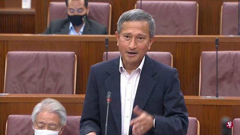 负责智慧国计划的外交部长维文医生昨天在国会指出，科技下来也将是人们日常生活能安全恢复的关键，例如政府已研发可让诊所签发数码离境前冠病检测证明的标准，助我国安全地恢复旅行。（gov.sg视频截图）
