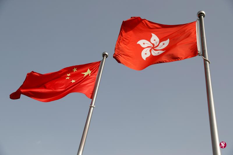 对港人来说，近年一个越来越大的疑问是：香港回归时确定的“一国两制”，是不是变了？（路透社）
