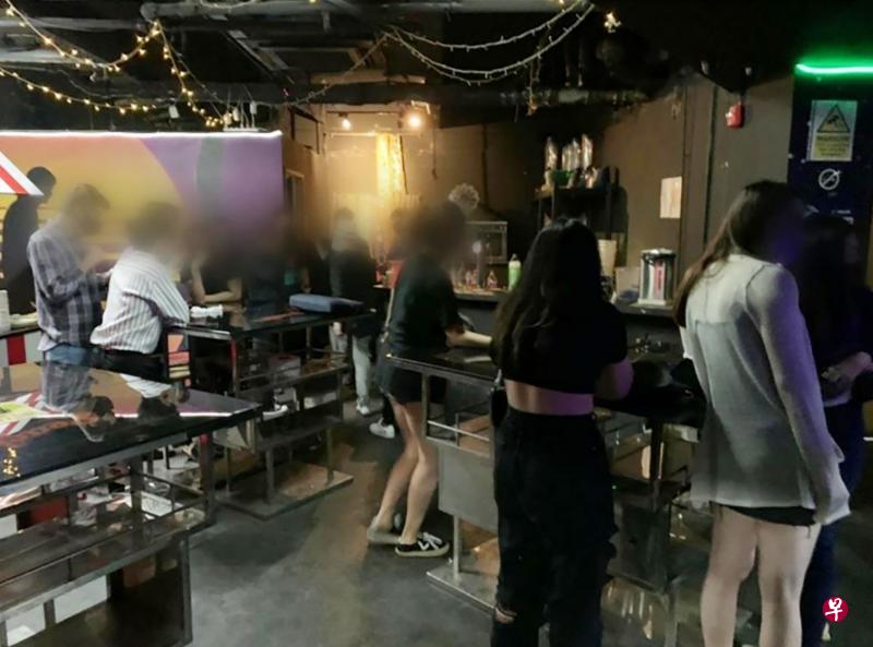 Club Peaches俱乐部被发现让女公关在不同顾客之间串场聊天，被罚停业20天。（新加坡旅游局提供）
