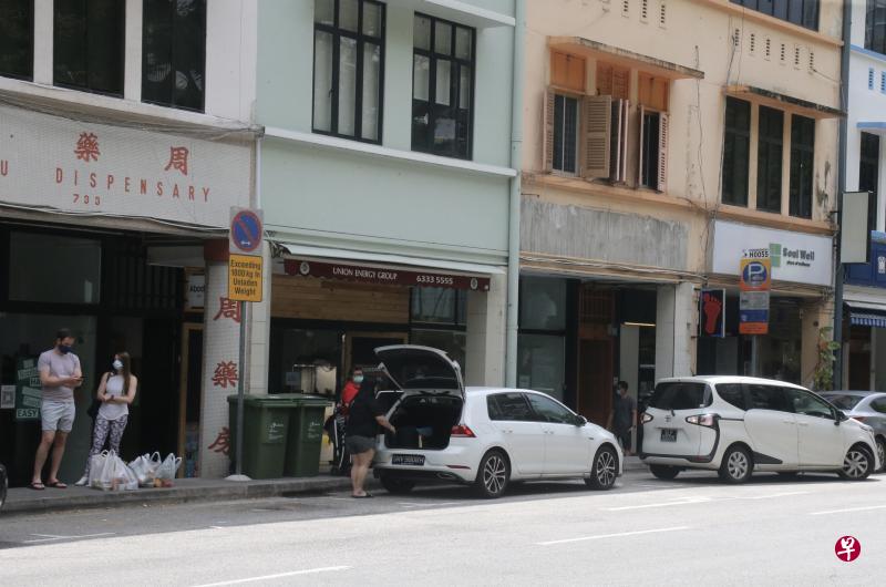 陆路交通管理局计划将合乐路部分路段的停车位改成人行道，并从本月起收集反馈后才决定是否要改变用途。（邬福梁摄）