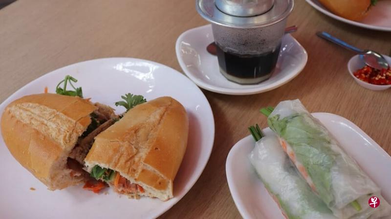 “ASEAN Bites By Bike”骑行运动，让参加者在骑行之余，享受各国风味美食。（Let's Go Tour提供）