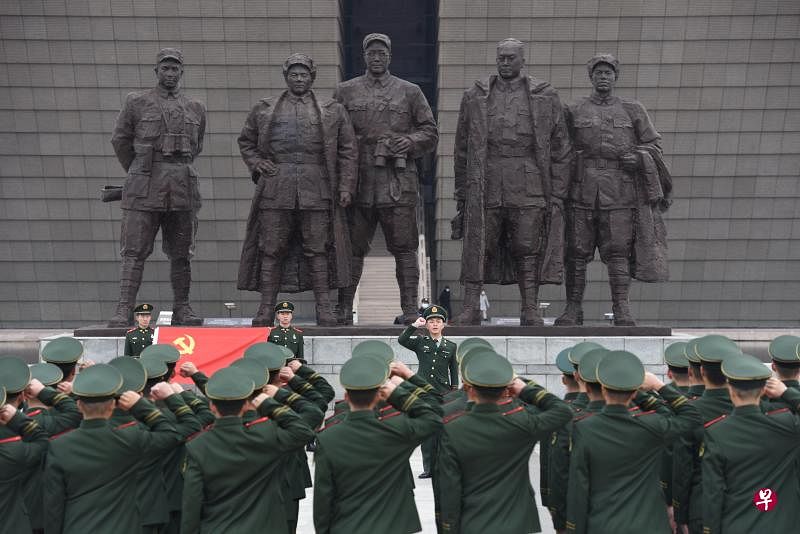 作者认为，中共的正统意识形态正经受两个张力：左右之间、马克思主义与中华文化传统之间。（路透社）