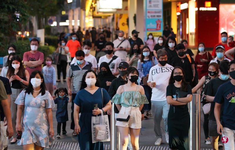 全民戴口罩，流感、手足口症等通过接触和飞沫传播的传染性病例明显减少。（档案照）